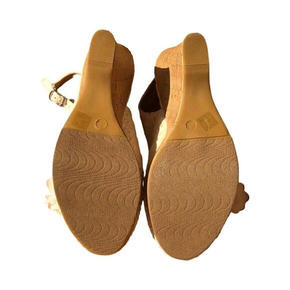 CL by Laundry Cream Wedges with Floral Accent - Picture 4 of 6